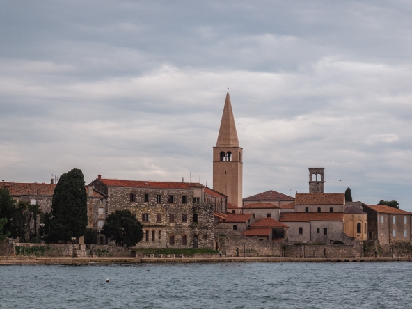 Poreč – Eufrazijeva bazilika s mora