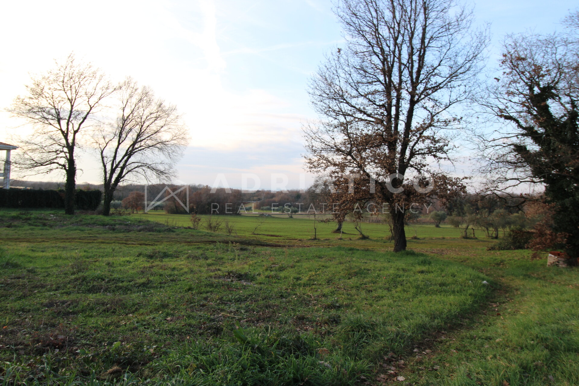 Zemljište u Brtonigli, 1274m²