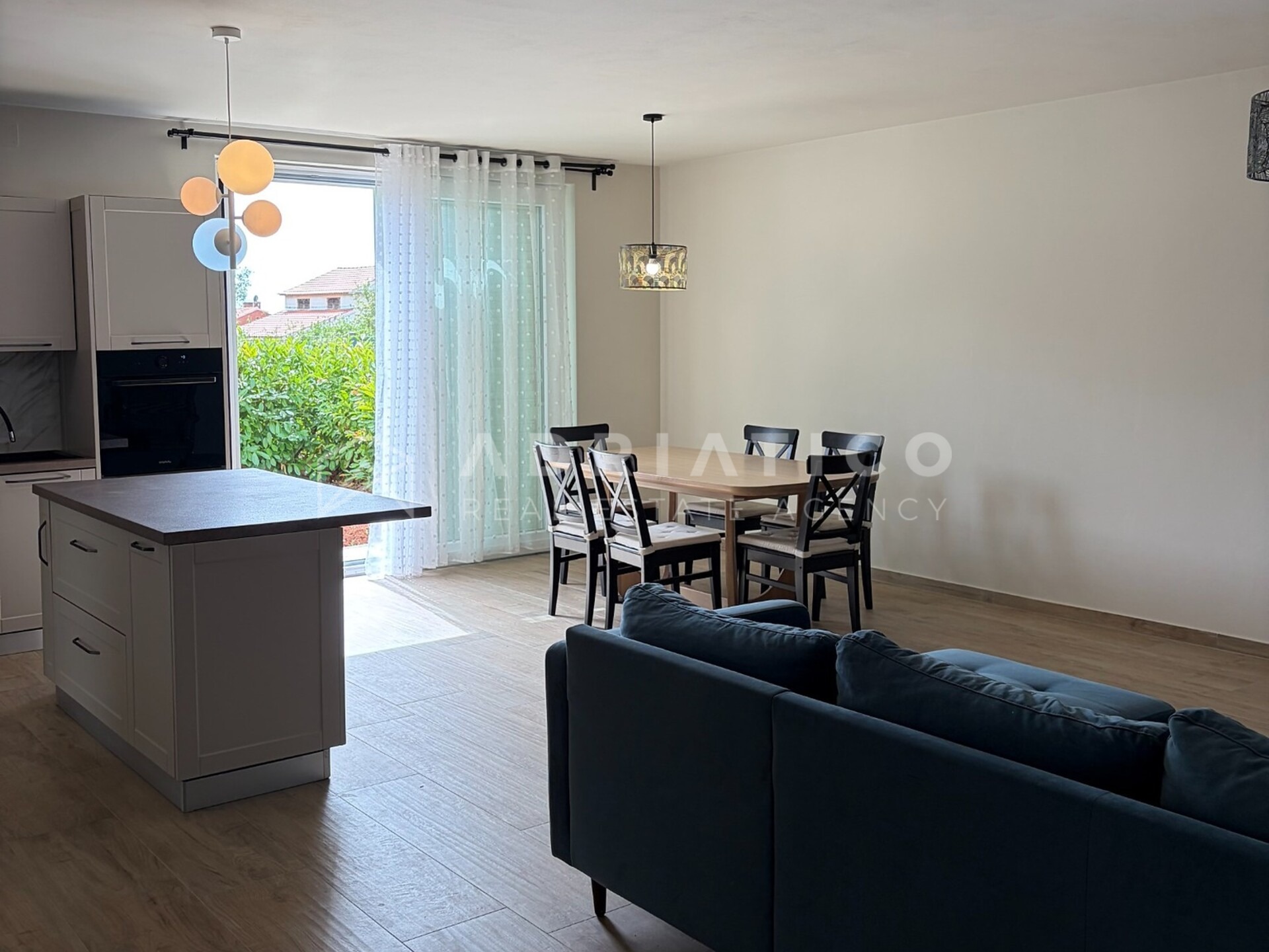 Kuća u Brtonigla, 102m², 2 sobe