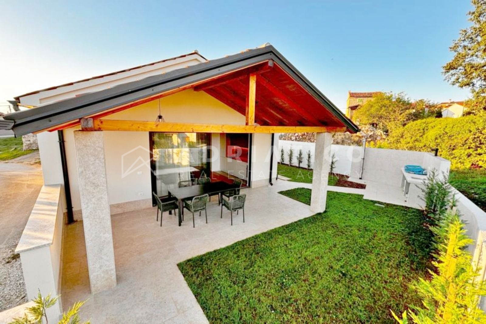 Kuća u Bale, 78m², 2 sobe