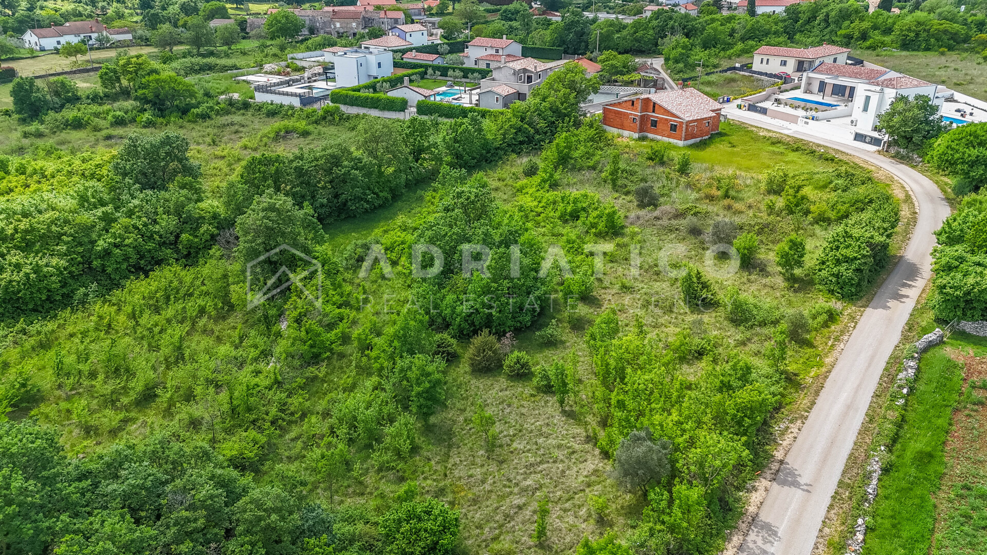 Zemljište u Marčana, 701m²