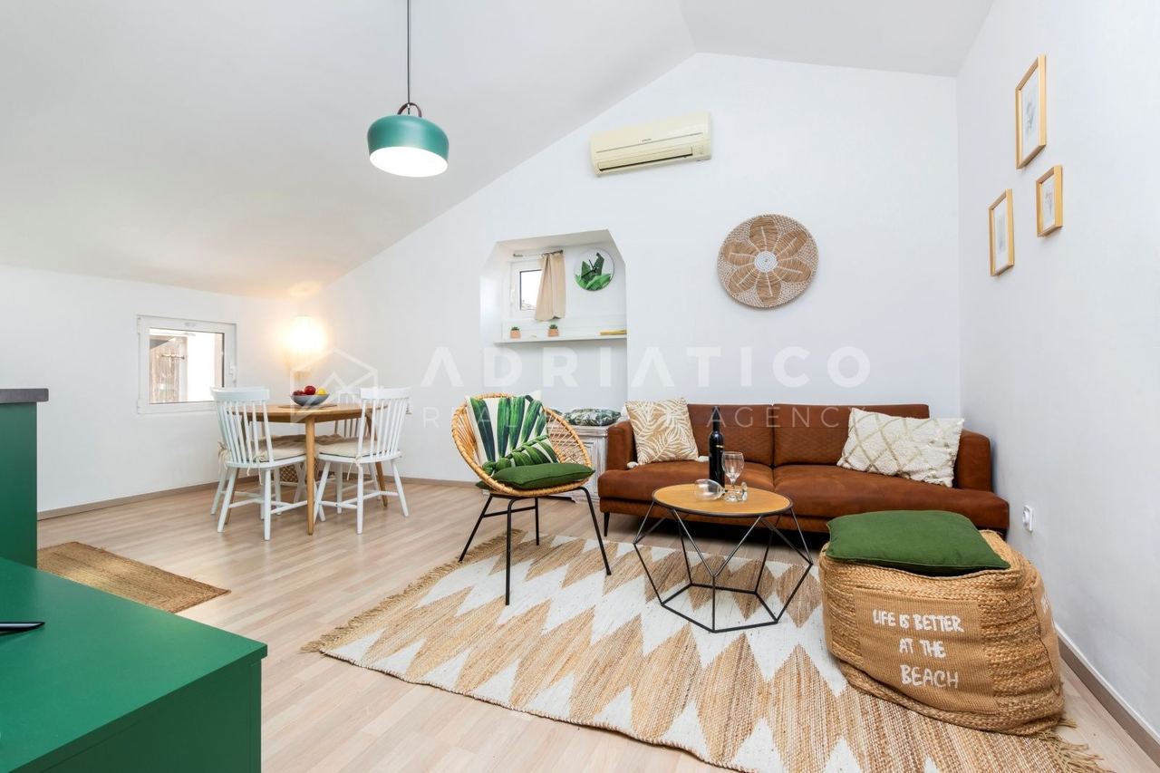 Rovinj centar – stan 44 m² s 2 spavaće sobe, renoviran 2021. — slika 1