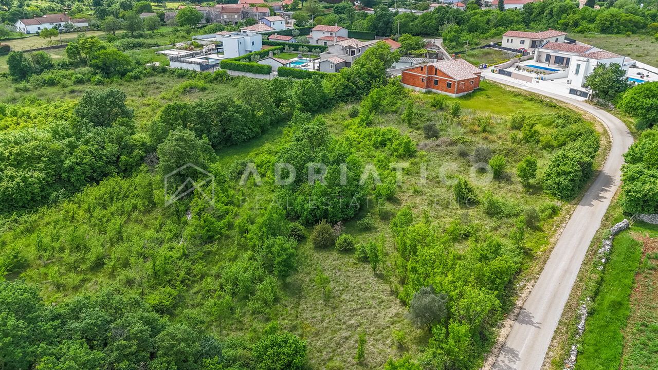 Marčana, Istrien – Baugrundstück in Ruhiger Lage — Bild 1