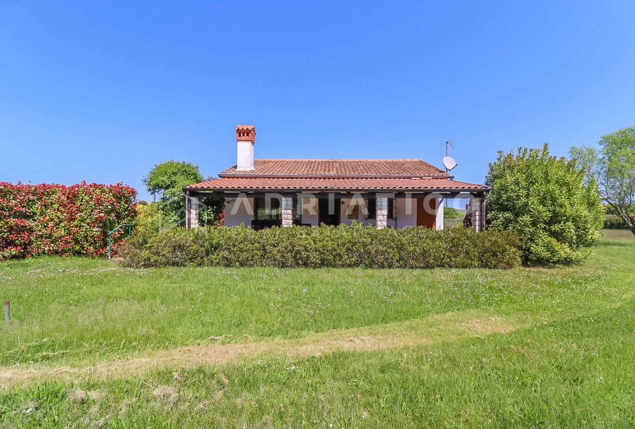 Rovigno, Istria – Casa indipendente con ampio giardino, 400 m dal mare — immagine 1