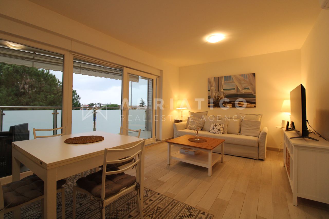 Stan u Novigrad, 62m², 2 sobe