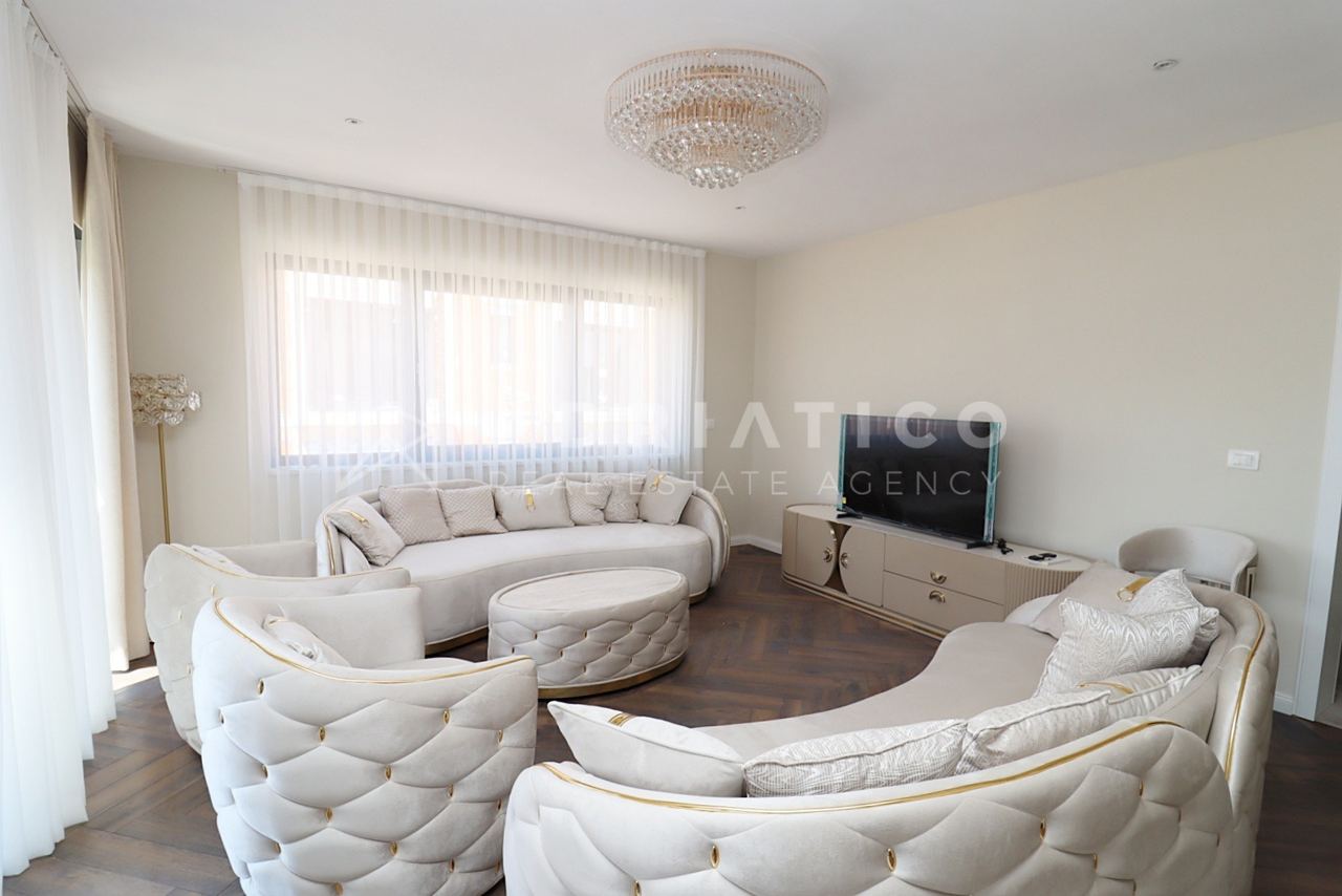Stan u Rovinj, 180m², 4 sobe