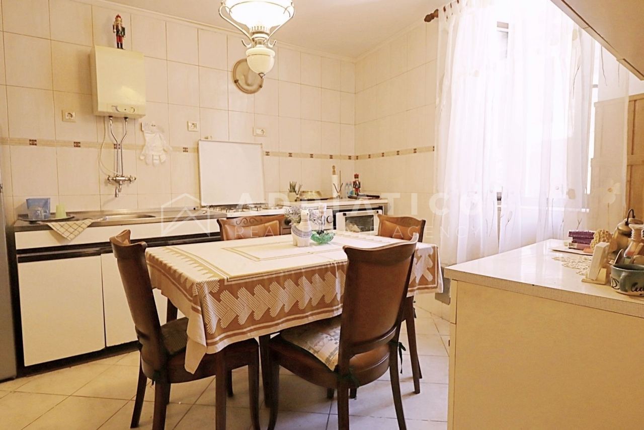 Rovinj, strogi centar, jedinstvena kuća s terasom i malim dvorištem — slika 1