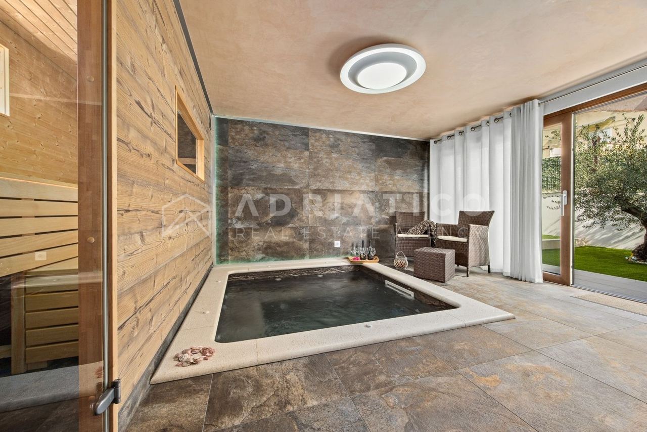 Kuća u Rovinj, 140m², 2 sobe