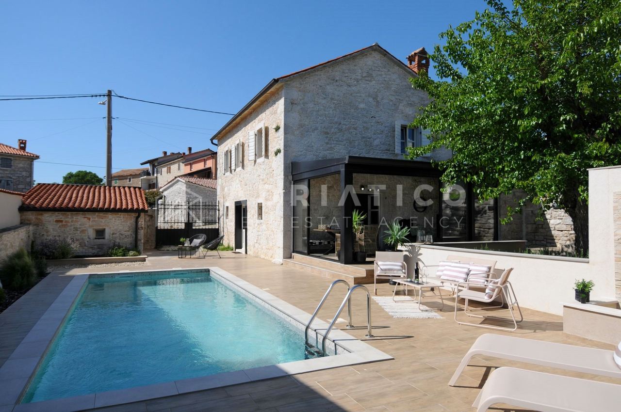 Kuća u Višnjan, 130m², 3 sobe